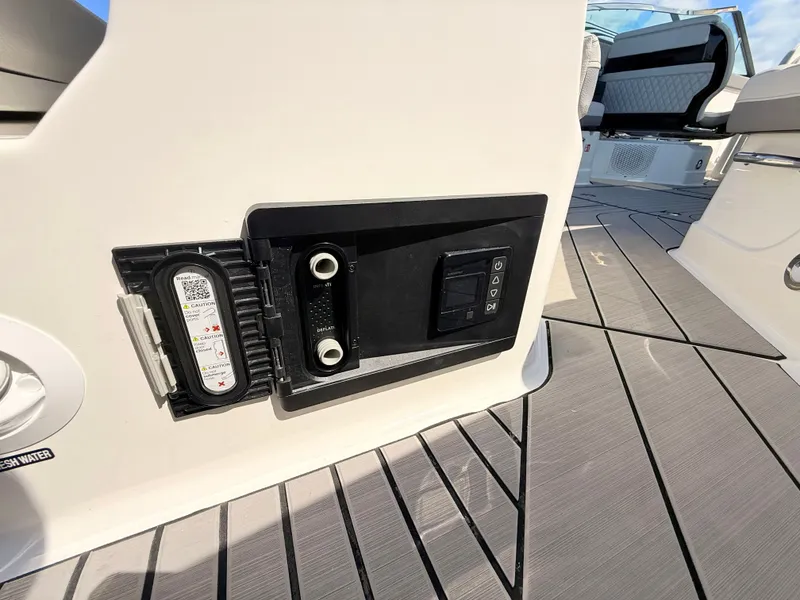 Slide: The Image of Sea Ray SLX 360 Outboard 2027 - 26