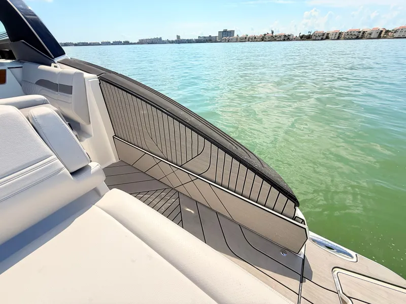 Slide: The Image of Sea Ray SLX 360 Outboard 2027 - 24