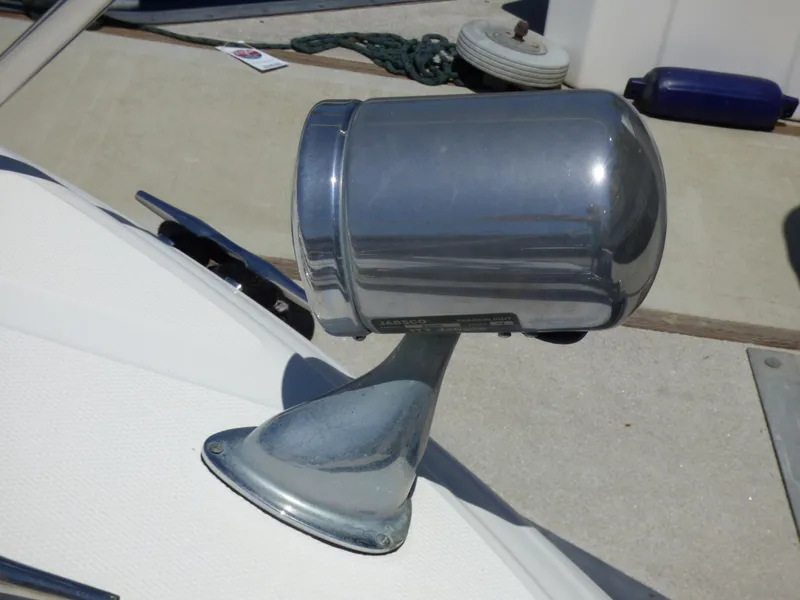 Slide: The Image of Chrome spotlight on 2003 Sea Ray 260 Sundancer boat deck. - 41