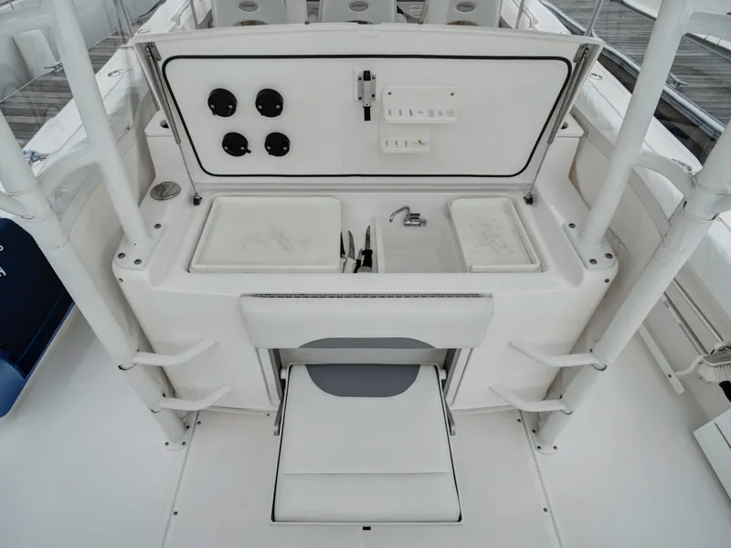Slide: The Image of Interior view of 2015 Everglades 435 Center Console boat. - 11