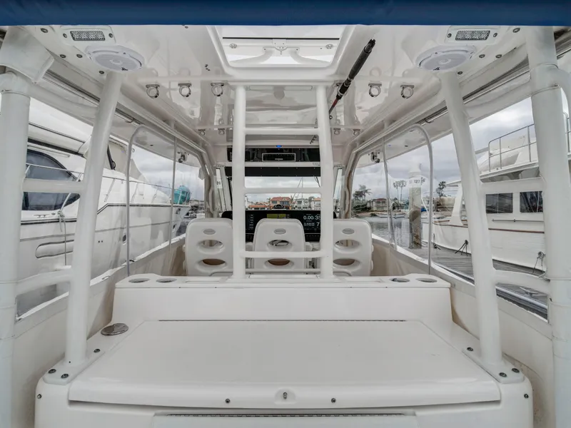 Slide: The Image of 2015 Everglades 435 Center Console interior view. - 8