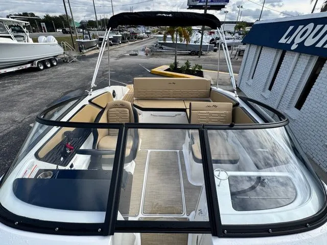 Slide: The Image of Sea Ray SPX 210 2026 - 8