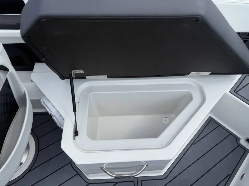 Slide: The Image of Cobalt R4 2026 - 18