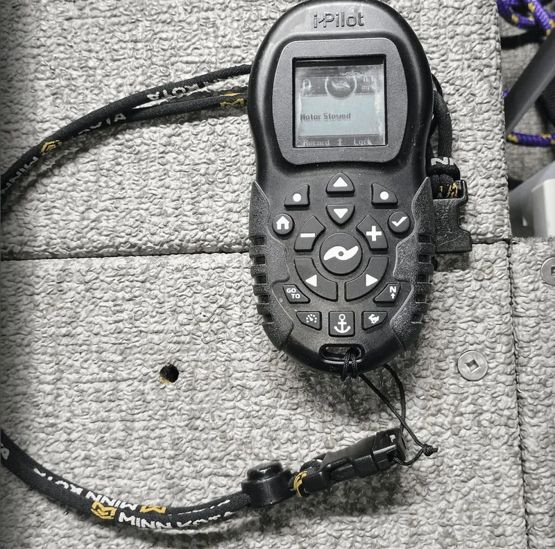 Slide: The Image of Alumacraft Classic 165 2019 - 11