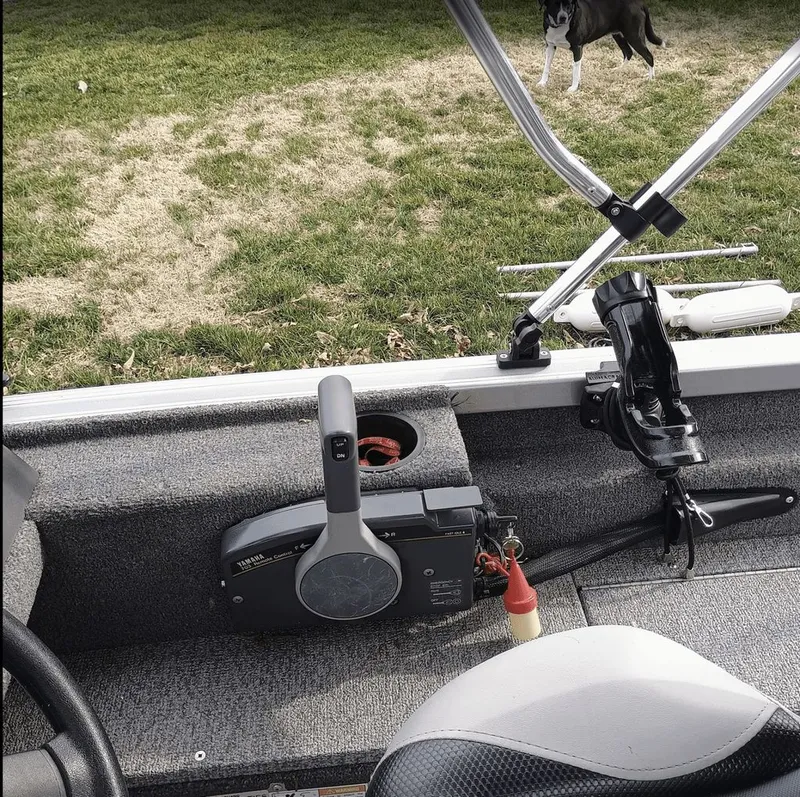 Slide: The Image of Alumacraft Classic 165 2019 - 13