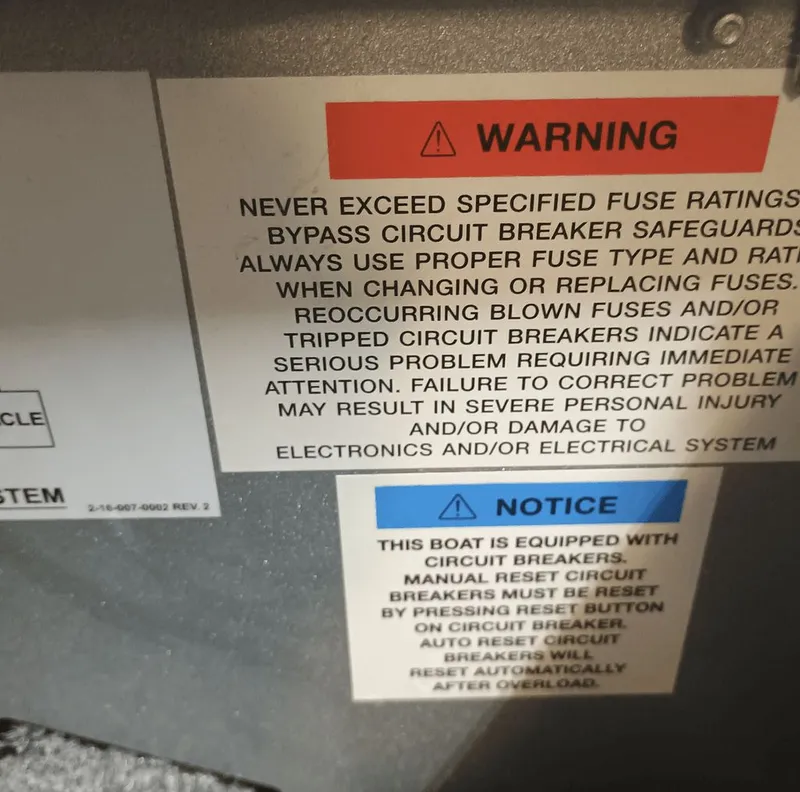 Slide: The Image of Alumacraft Classic 165 2019 - 33