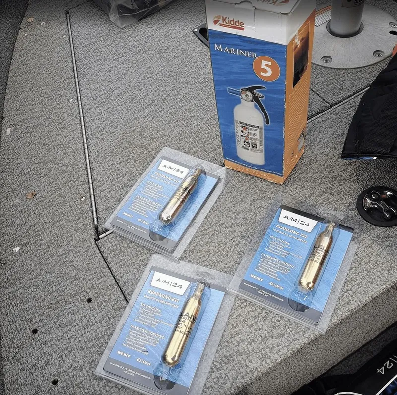 Slide: The Image of Alumacraft Classic 165 2019 - 37