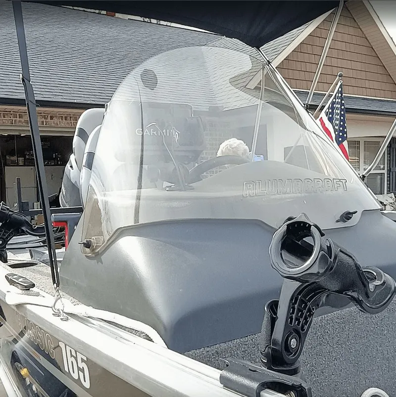 Slide: The Image of Alumacraft Classic 165 2019 - 4