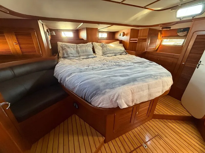 Slide: The Image of Agua Dulce master cabin - 26