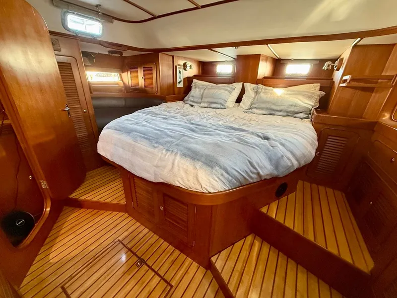 Slide: The Image of Agua Dulce master cabin - 27