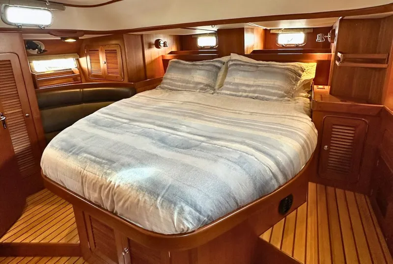 Slide: The Image of Hylas 54 2003 - 30