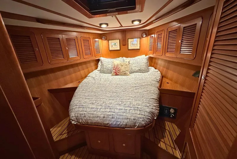 Slide: The Image of Hylas 54 2003 - 32