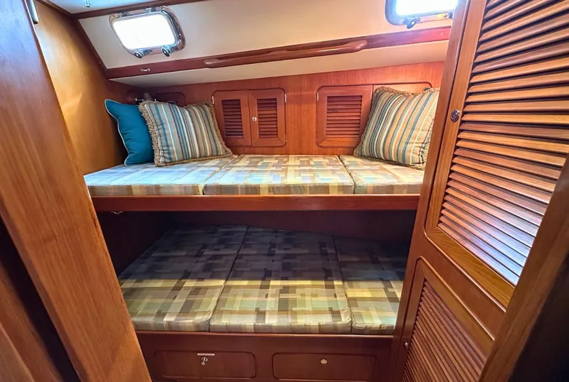 Slide: The Image of Hylas 54 2003 - 37