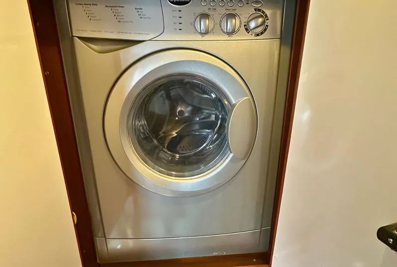 Slide: The Image of Hylas 54 2003 - 38