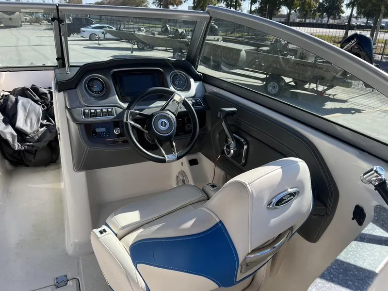 Slide: The Image of Chaparral Sunesta 244 Xtreme 2018 - 6