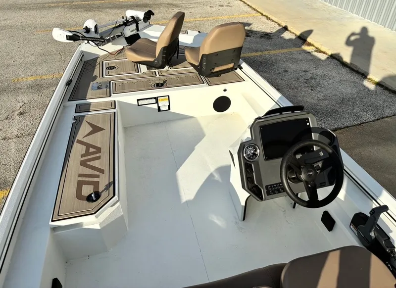 Slide: The Image of Avid 18SC Rogue 2026 - 16