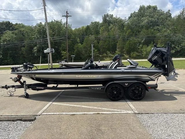 Slide: The Image of Phoenix Bass Boat 921 Elite 2021 - 15