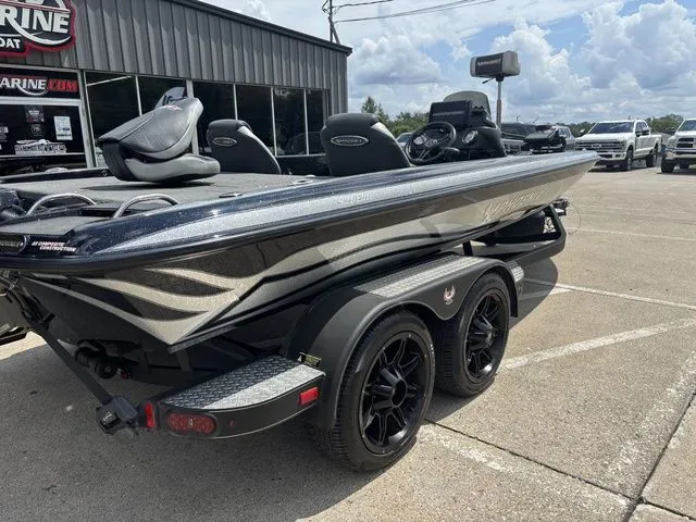 Slide: The Image of Phoenix Bass Boat 921 Elite 2021 - 3