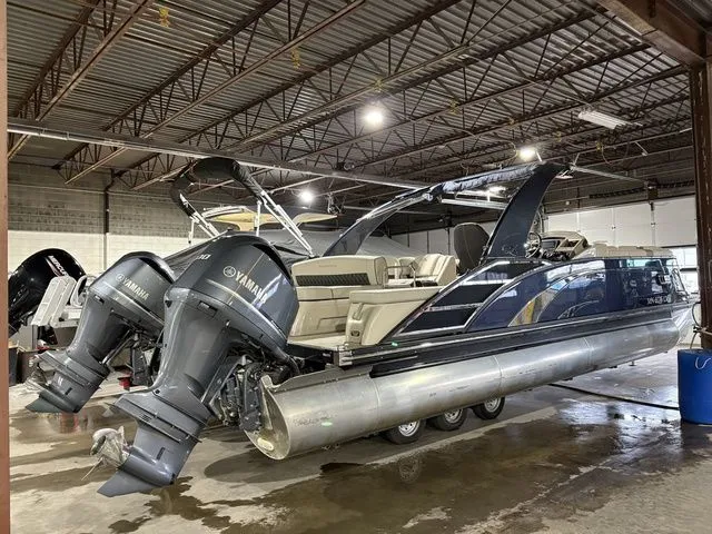 Slide: The Image of Bennington 27 QXSBAX2 2020 - 4