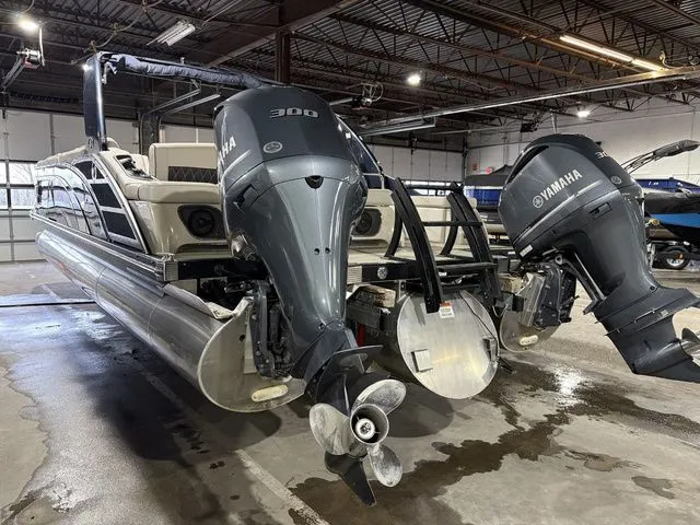 Slide: The Image of Bennington 27 QXSBAX2 2020 - 6