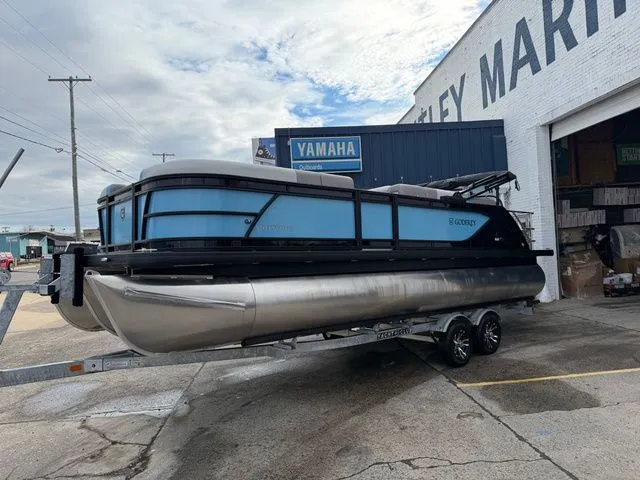 The Image of Godfrey Sweetwater 2286 SFL Tritoon - Yamaha 150 2026 - 1