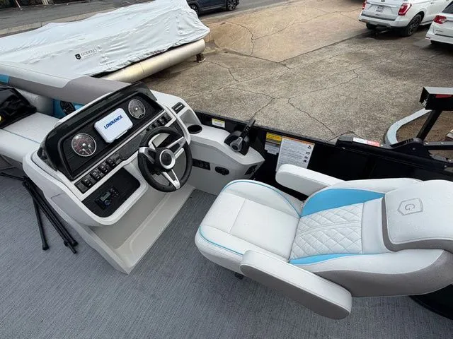 Slide: The Image of Godfrey Sweetwater 2286 SFL Tritoon - Yamaha 150 2026 - 10