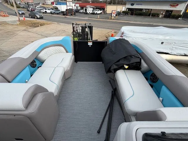 Slide: The Image of Godfrey Sweetwater 2286 SFL Tritoon - Yamaha 150 2026 - 9