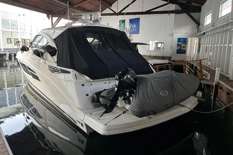 Slide: The Image of Outdoor grill on 2015 Sea Ray 510 Sundancer yacht, featuring Kenyon electric cooktop. - 38