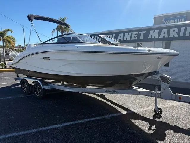 Slide: The Image of Sea Ray SPX 210 Outboard 2026 - 2