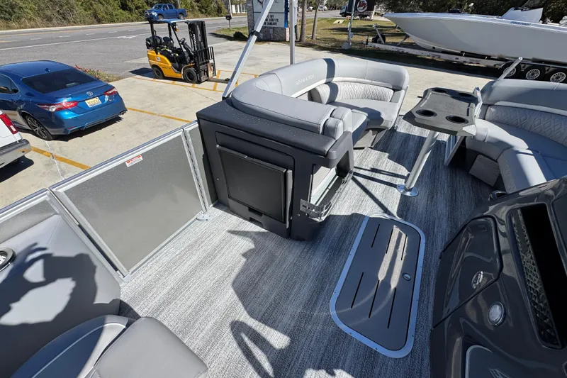 Slide: The Image of Interior of 2026 Bennington 23 MFB pontoon boat with seating and table. - 28