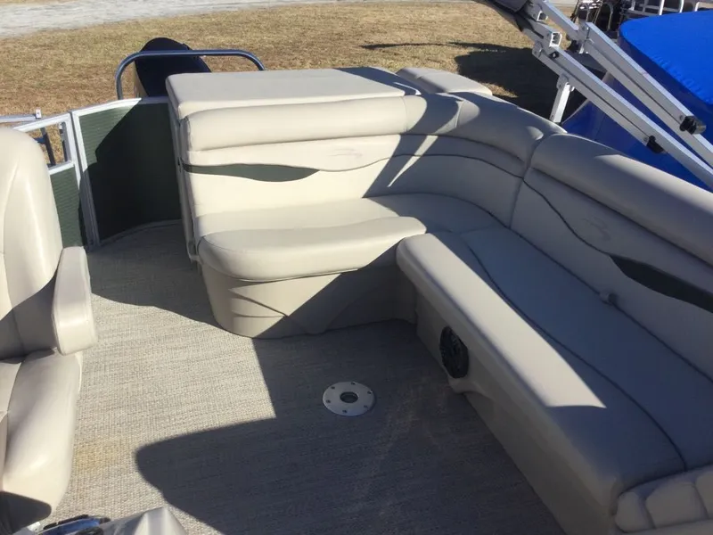 Slide: The Image of Bennington 22SLx 32 Twin Elliptical 2017 - 6