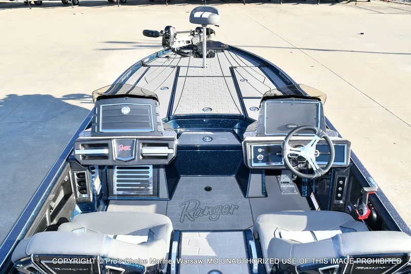 Slide: The Image of Ranger Z521R Dual Console w/Traction Mats 2026 - 10