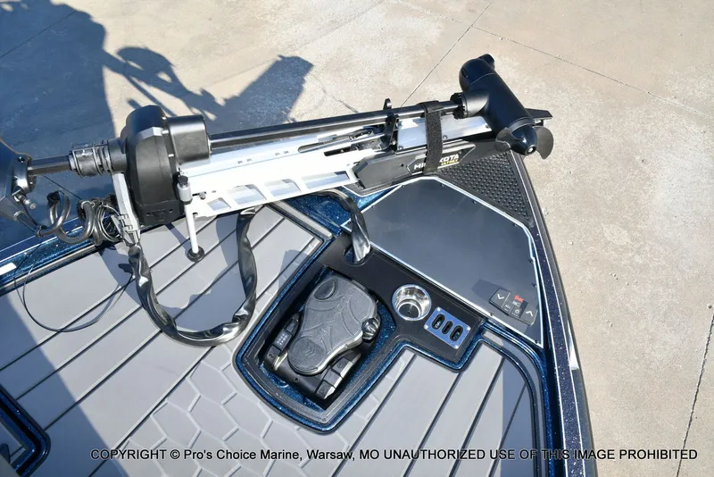 Slide: The Image of Ranger Z521R Dual Console w/Traction Mats 2026 - 13