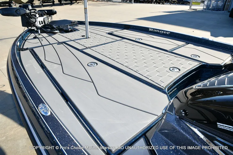 Slide: The Image of Ranger Z521R Dual Console w/Traction Mats 2026 - 19