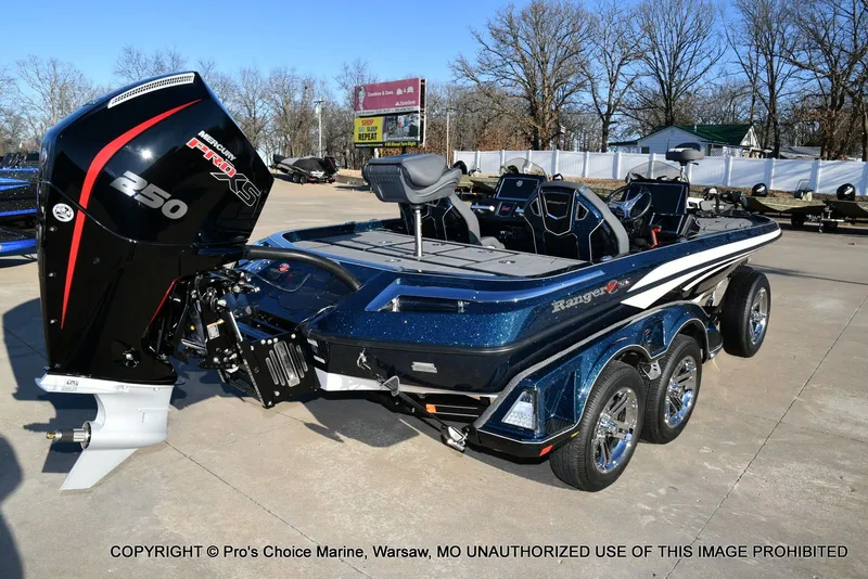 Slide: The Image of Ranger Z521R Dual Console w/Traction Mats 2026 - 22