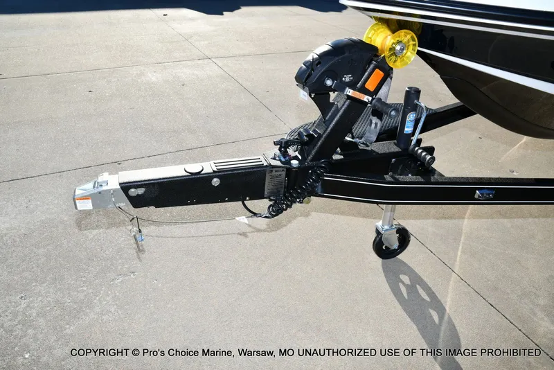 Slide: The Image of Ranger Z521R Dual Console w/Traction Mats 2026 - 31