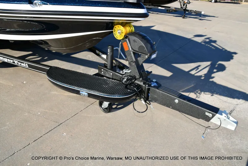 Slide: The Image of Ranger Z521R Dual Console w/Traction Mats 2026 - 32