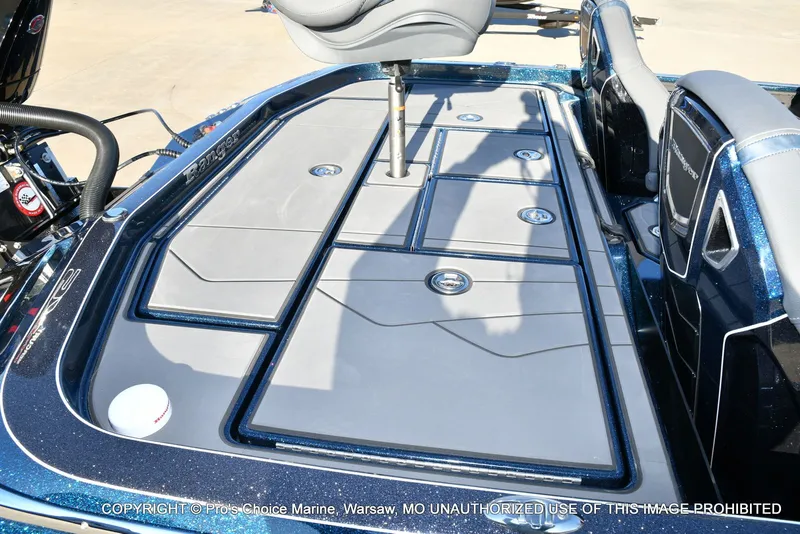 Slide: The Image of Ranger Z521R Dual Console w/Traction Mats 2026 - 35