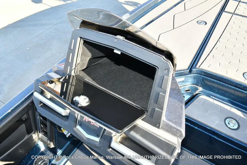 Slide: The Image of Ranger Z521R Dual Console w/Traction Mats 2026 - 46