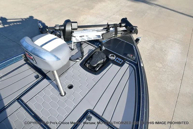 Slide: The Image of Ranger Z521R Dual Console w/Traction Mats 2026 - 47