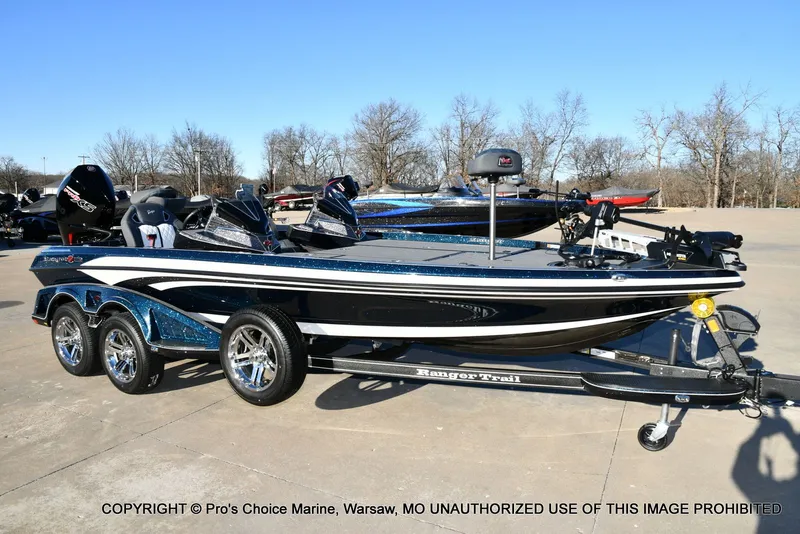 Slide: The Image of Ranger Z521R Dual Console w/Traction Mats 2026 - 75