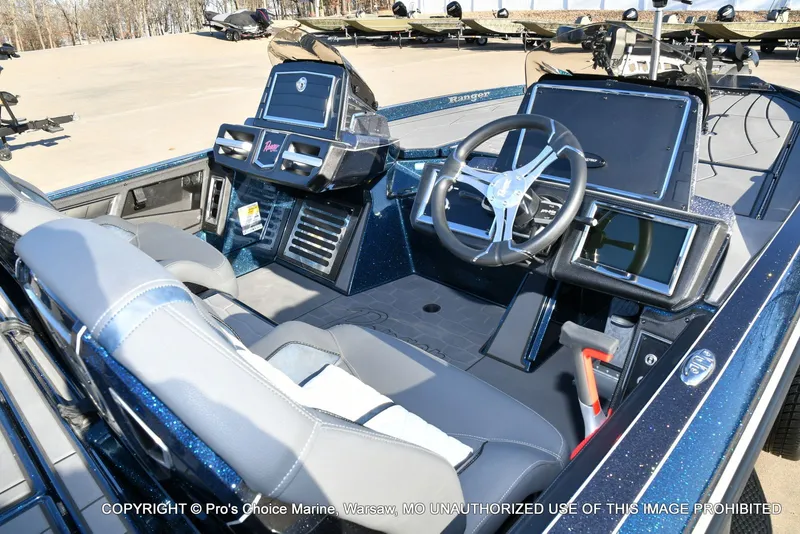 Slide: The Image of Ranger Z521R Dual Console w/Traction Mats 2026 - 8