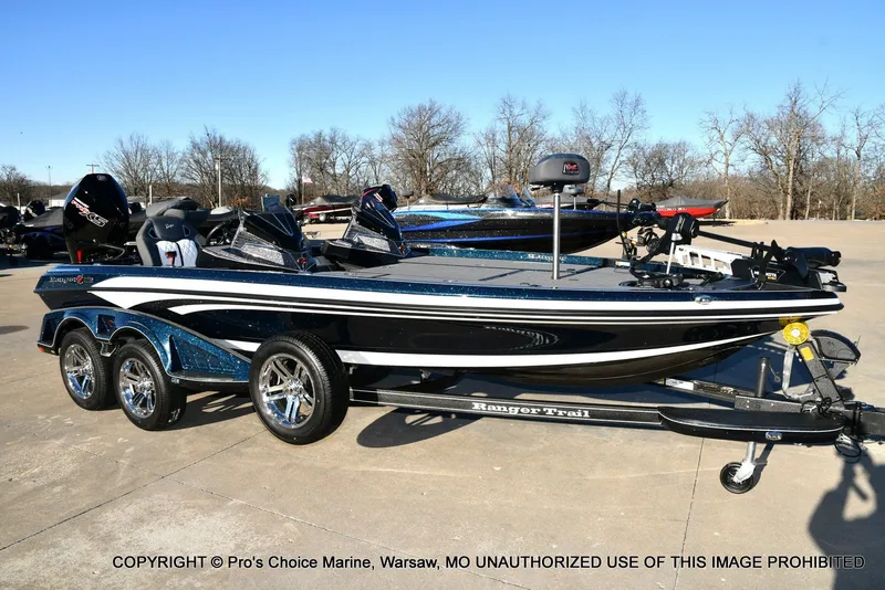 Slide: The Image of Ranger Z521R Dual Console w/Traction Mats 2026 - 81