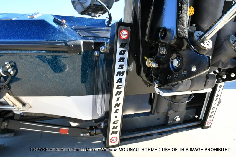 Slide: The Image of Ranger Z521R Dual Console w/Traction Mats 2026 - 9