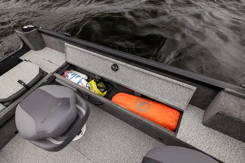 Slide: The Image of Alumacraft Voyageur 175 SC 2026 - 13