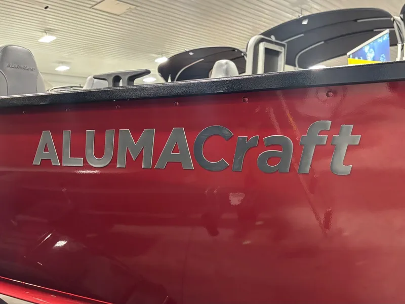 Slide: The Image of Alumacraft Voyageur 175 SC 2026 - 16