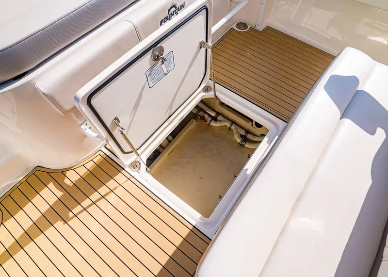 Slide: The Image of Fountain 38 Center Console 2019 - 14