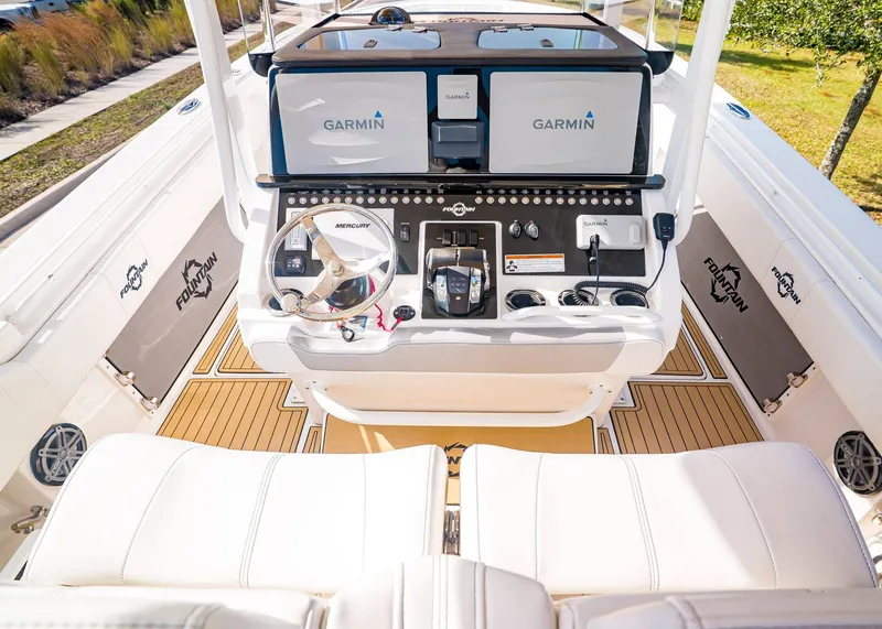 Slide: The Image of Fountain 38 Center Console 2019 - 17
