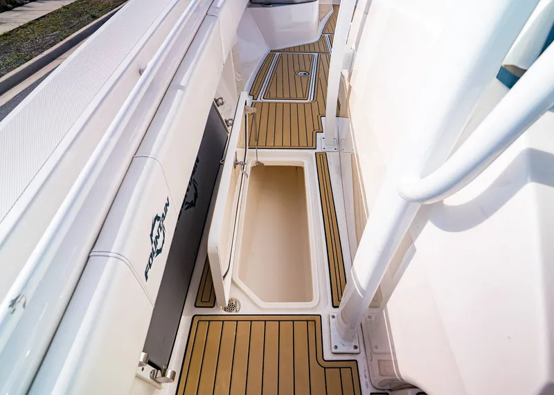 Slide: The Image of Fountain 38 Center Console 2019 - 23