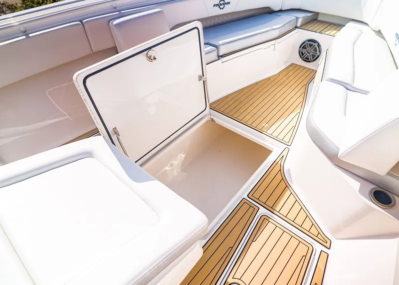 Slide: The Image of Fountain 38 Center Console 2019 - 27